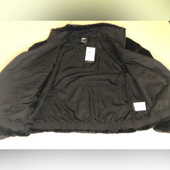 Nwt Womens Nike Sportswear Black Oversized Swoosh fuzzy Fleece Jacket sz: m $175 - Picture 5 of 8